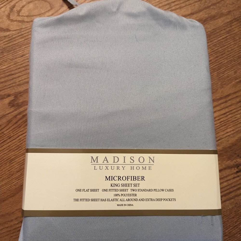 Sheet Set KING SIZE NWT Light bluish/green